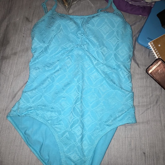 bathing suit - Picture 3 of 7